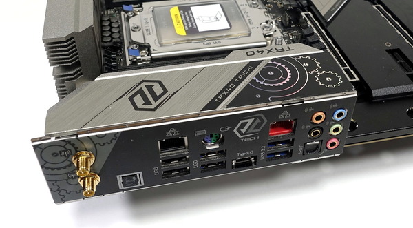 ASRock TRX40 Taichi review_04313_DxO
