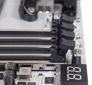 MSI X370 XPOWER GAMING TITANIUM05516