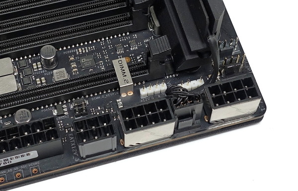 ASUS ROG Zenith II Extreme review_04232_DxO