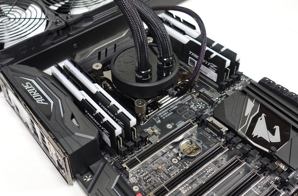 GIGABYTE X299 AORUS Gaming 7 review_08111