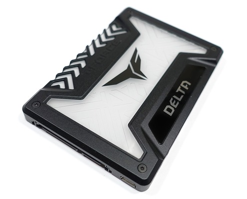 Team T-FORCE DELTA RGB SSD 250GB review_00920_DxO