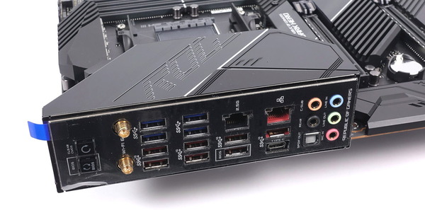 ASUS ROG Crosshair VIII Dark Hero review_07614_DxO