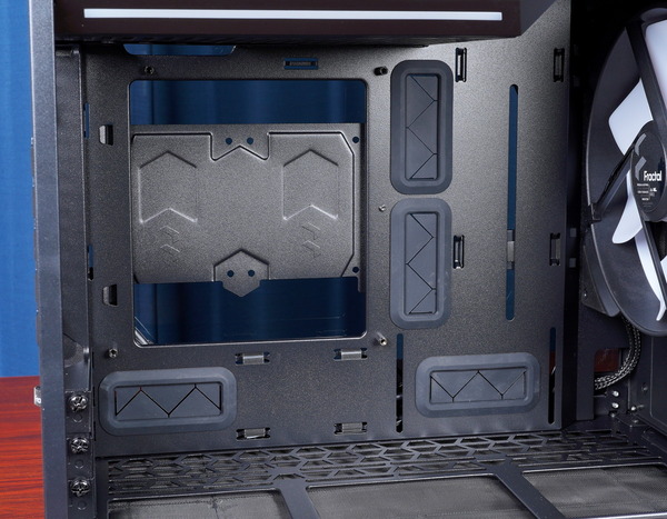 Fractal Design Torrent Nano review_04338_DxO
