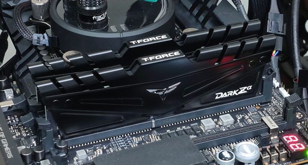 Team Dark Zα TDZAD432G4000HC18JDC01-AM