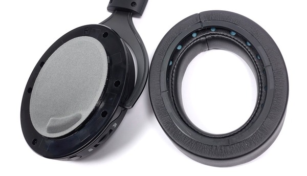 Corsair HS75 XB Wireless Gaming Headset review_07057