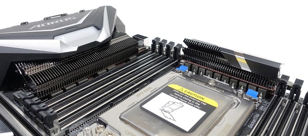 GIGABYTE X399 AORUS XTREME review_02140_DxO