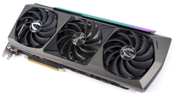 ZOTAC GAMING GeForce RTX 3090 AMP Extreme Holo review_05446_DxO