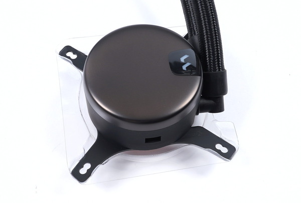 Fractal Design Lumen S24 review_07999