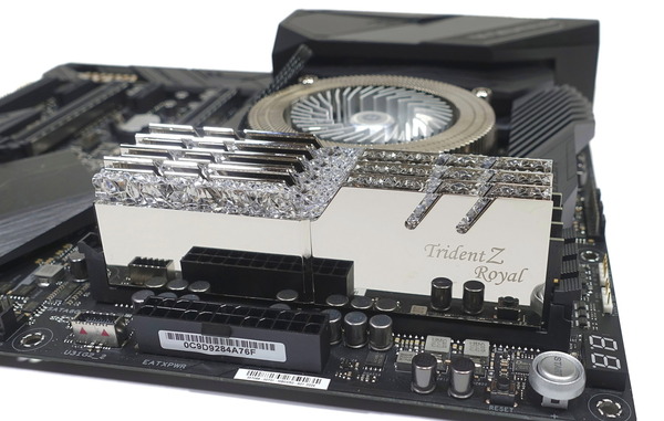 G.Skill Trident Z Royal F4-3200C16D-16GTRS review_05996_DxO