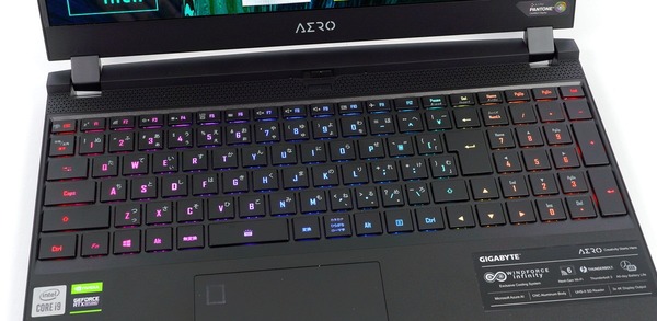 GIGABYTE AERO 15 OLED review_01361_DxO