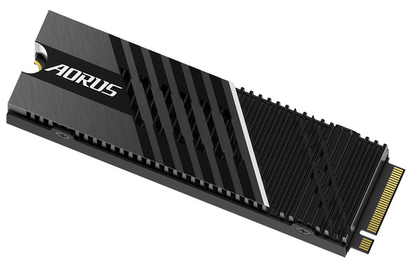 GIGABYTE AORUS Gen4 7000s SSD (3)