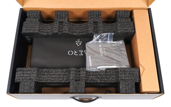 GIGABYTE AERO 15 OLED review_01307_DxO