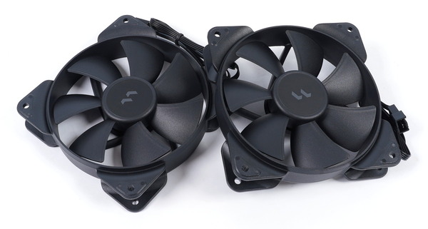 Fractal Design Lumen S24 review_07990_DxO