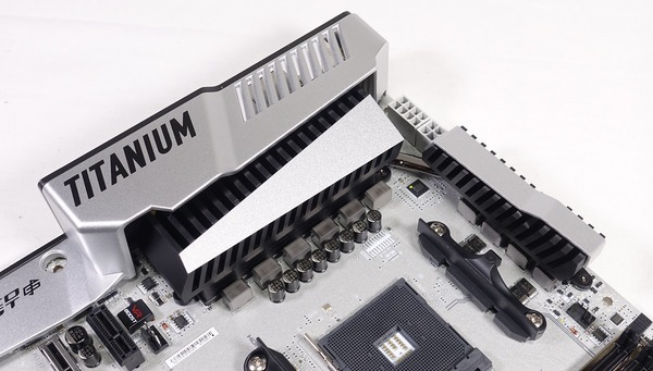 MSI X370 XPOWER GAMING TITANIUM05510