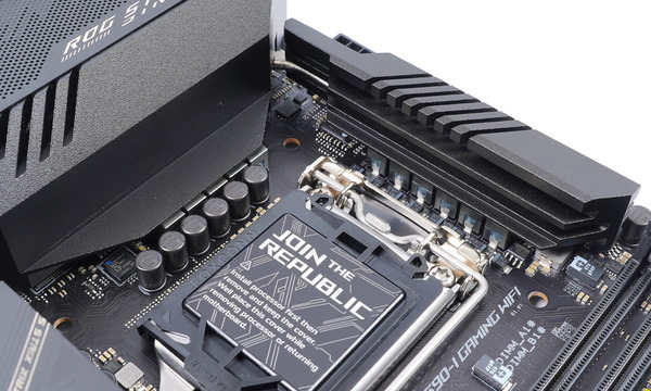 ASUS ROG STRIX Z590-I GAMING WIFI review_02879_DxO
