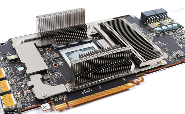 SAPPHIRE NITRO+ Radeon RX 6900 XT OC 16G GDDR6 review_00825_DxO