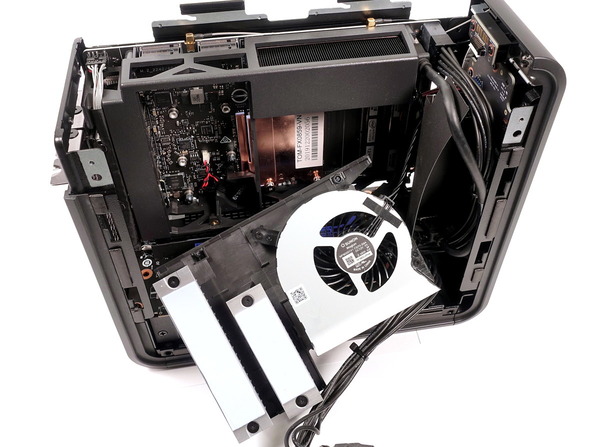 Intel NUC 9 Extreme Kit NUC9i9QNX review_02290_DxO_DxO