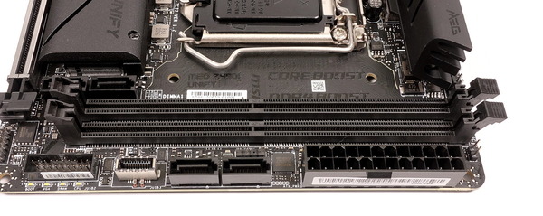 MSI MEG Z490I UNIFY review_00587_DxO