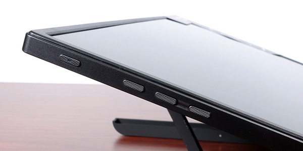 ASUS ROG Strix XG17AHPE review_08387_DxO