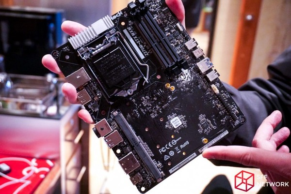 ASRock-Z270M-STX-MXM-context-810x541