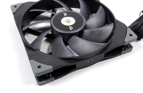 Thermaltake TOUGHFAN 14 reivew_07073_DxO
