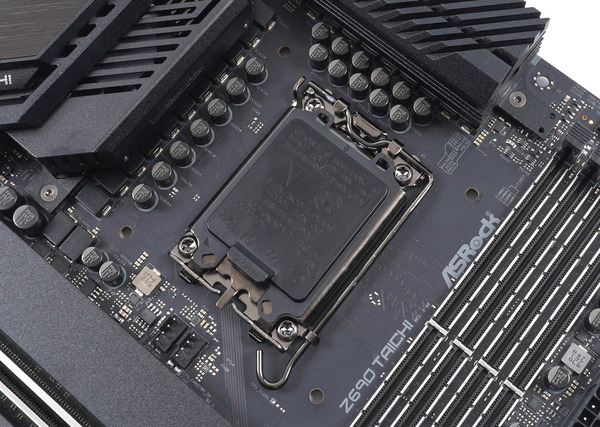 ASRock Z690 Taichi review_01143_DxO