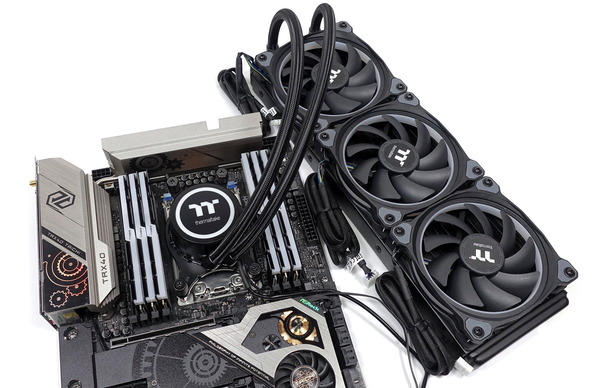Thermaltake Floe Riing RGB 360 TR4 Edition review_05290_DxO
