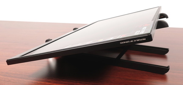 ASUS ROG Strix XG17AHPE review_08389_DxO