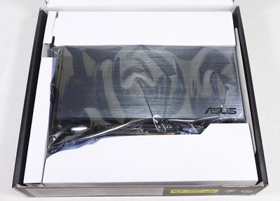 ASUS HYPER M.2 X16 CARD review_00950
