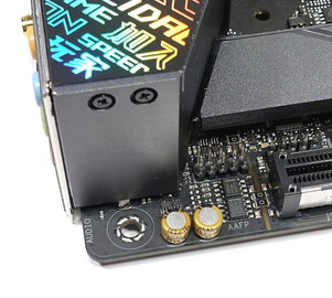 ASUS ROG STRIX Z390-I GAMING review_04921_DxO