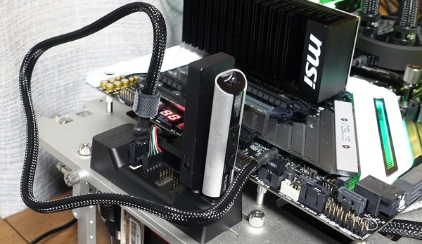 NZXT INTERNAL USB HUB review_08456