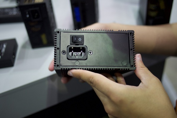 SFX-L fanless (4)