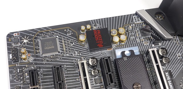 MSI X470 GAMING PRO CARBON review_05545