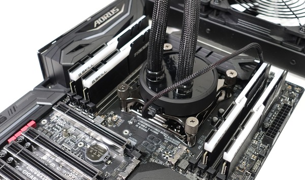 GIGABYTE X299 AORUS Gaming 7 review_08113