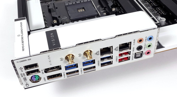 GIGABYTE B550 VISION D review_02630_DxO