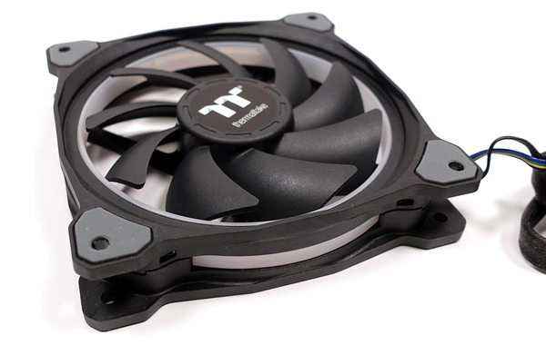 Thermaltake Floe Riing RGB 360 TR4 Edition review_05182_DxO