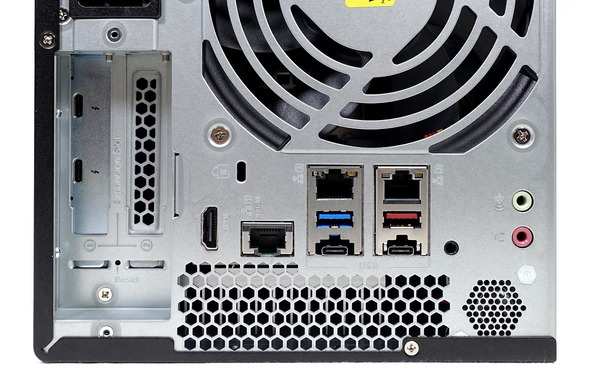 QNAP TVS-472XT review_03758_DxO
