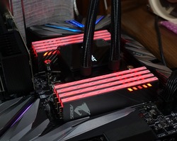 GIGABYTE AORUS RGB Memory review_01870