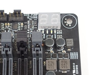 ASUS ROG CROSSHAIR VI HERO review_05093