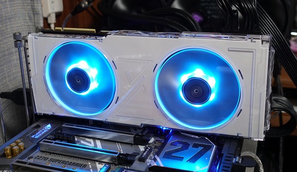 GALAKURO GK-RTX2080Ti-E11GB/WHITE review_04843