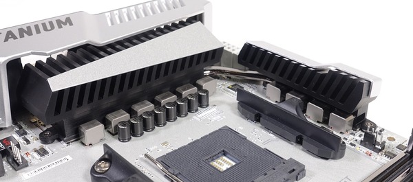 MSI X370 XPOWER GAMING TITANIUM05511