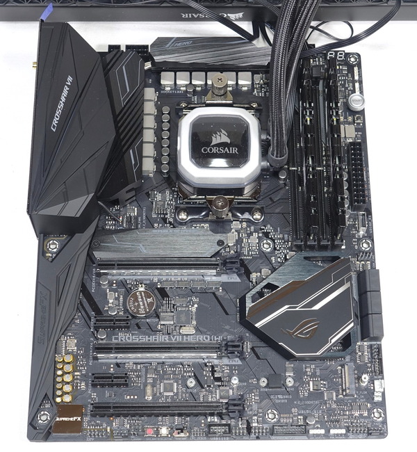ASUS ROG CROSSHAIR VII HERO (Wi-Fi) review_05791