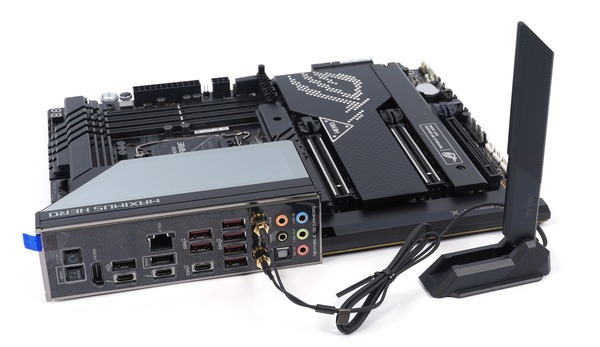 ASUS ROG MAXIMUS Z690 HERO review_00562_DxO