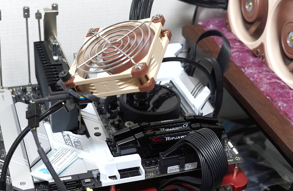 G.Skill Ripjaws V F4-4000C14D-32GVK review_01669_DxO