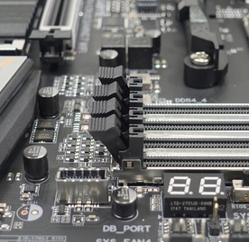 GIGABYTE X470 AORUS GAMING 7 WIFI review_05409