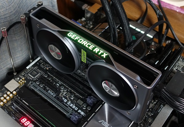 GeForce RTX 2060 SUPER Founders Edition review_01971