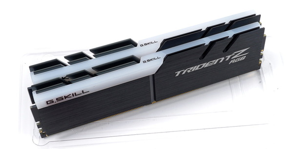 G.Skill Trident Z RGB F4-4000C14D-32GTZR review_01533_DxO