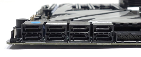 MSI MEG X399 CREATION review_01569_DxO