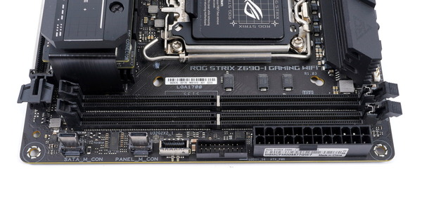 ASUS ROG STRIX Z690-I GAMING WIFI review_03478_DxO