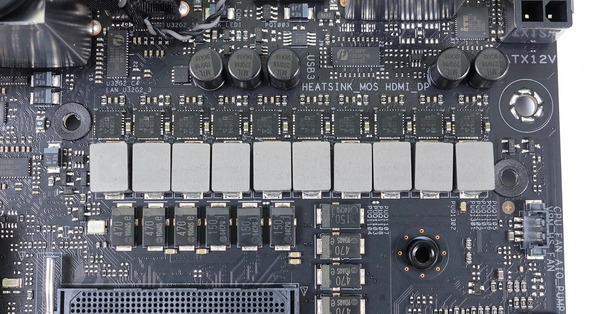 ASUS ROG STRIX B550-I GAMING_02685_DxO